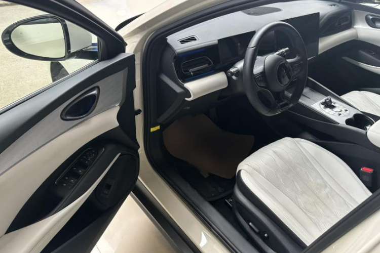 Used BYD Seal 06 New Energy 2024 DM-i 120KM Flagship Model
