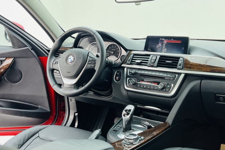 Used BMW 3 Series 2014 320Li Luxury Design Package
