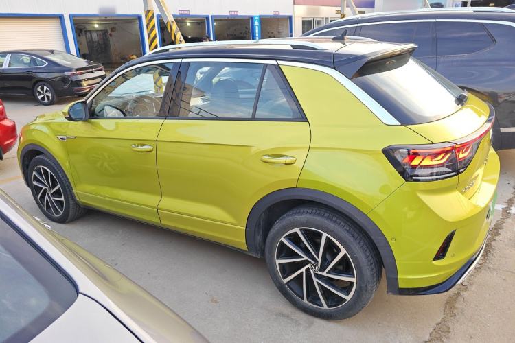 Used Volkswagen T-ROC 2023 300TSI DSG Two-Wheel Drive Starlight Edition
