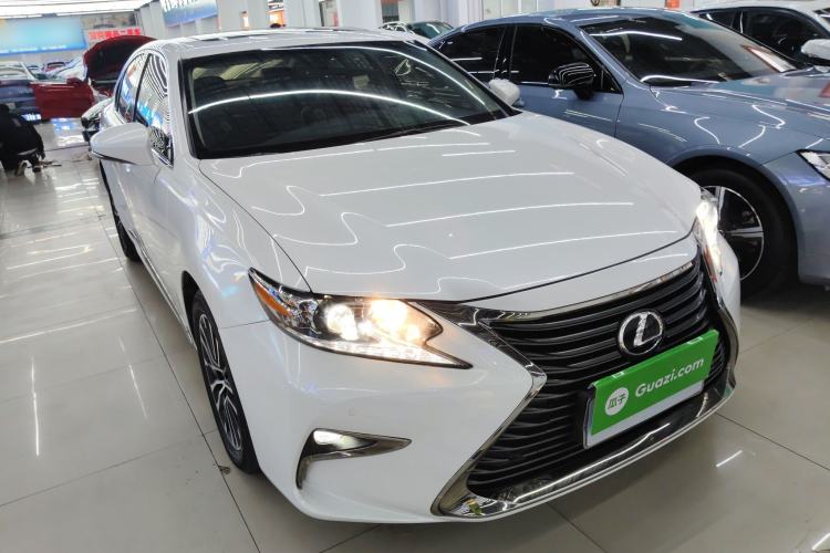 Used Lexus ES 2016 200 Midnight Special Limited Edition
