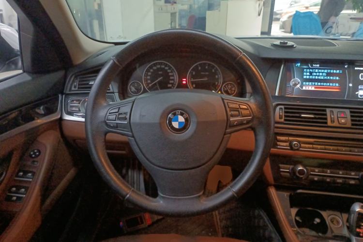 Used BMW 5 Series 2015 520i Elegant Edition
