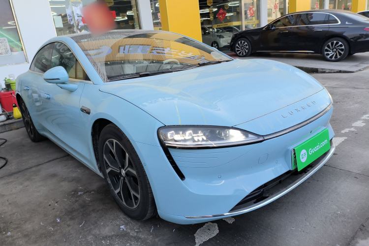 Used Hima Luxeed S7 2025 705 km Pro
