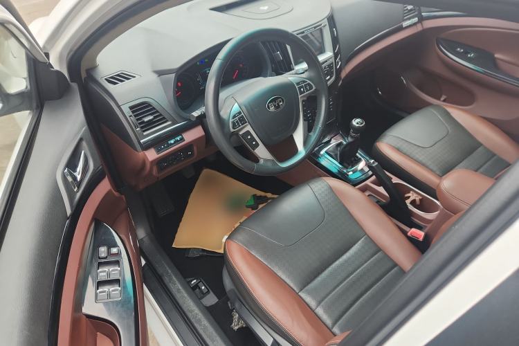 Used BYD Surui 2015 Revised Version 1.5L Manual Luxury Edition