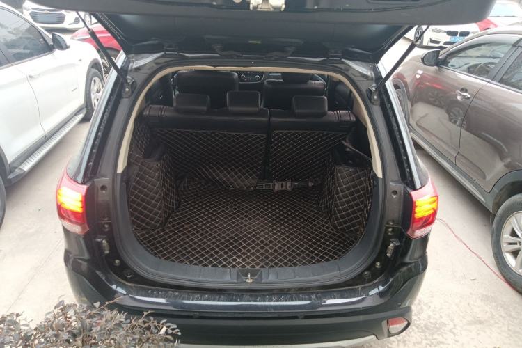 Used Mitsubishi Outlander 2017 2.0L Two-Wheel Drive Glory Edition 5 Seats
