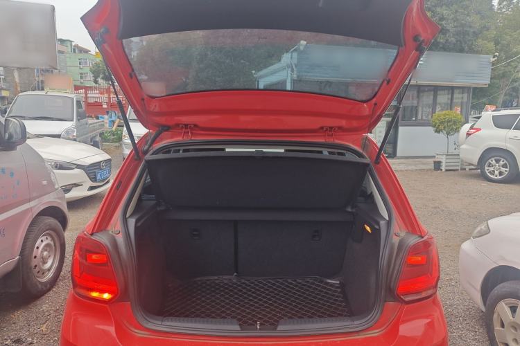 Used Volkswagen Polo 2016 1.6L Automatic Comfort Model