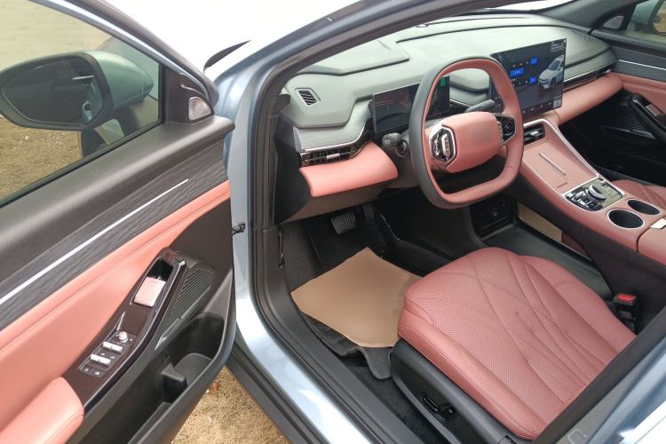 Used  L6 2025 EM-i 140km Starship Edition