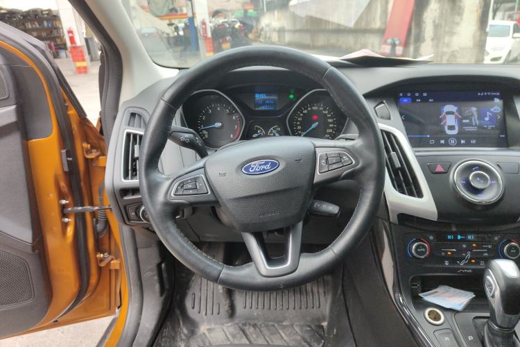 Used Ford Focus 2015 Hatchback EcoBoost 125 Automatic Supreme Style Edition