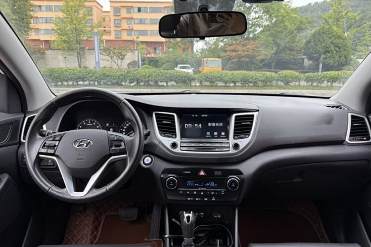 Used Hyundai Tucson 2015 1.6T Dual-Clutch Two-Wheel-Drive Smart Model
