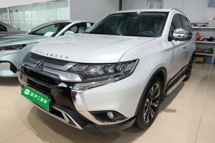 Used Mitsubishi Outlander 2019 2.4L Two-Wheel Drive ZhiXing Version 5 Seats China V Emission Standard