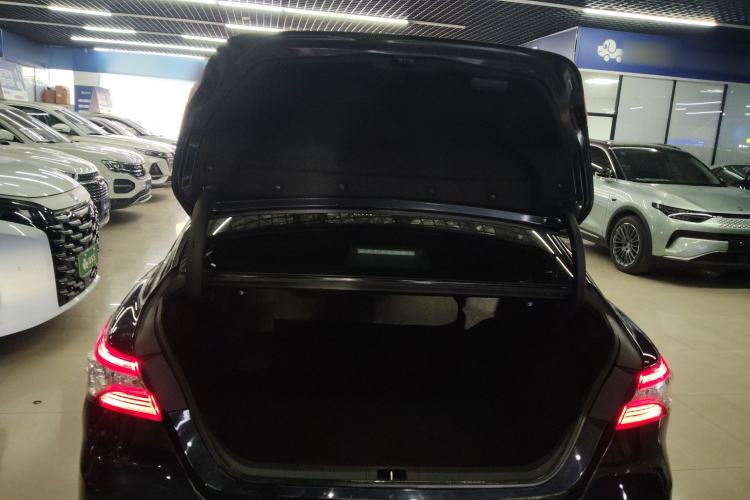 Used Toyota Camry 2023 2.0G Luxury Edition
