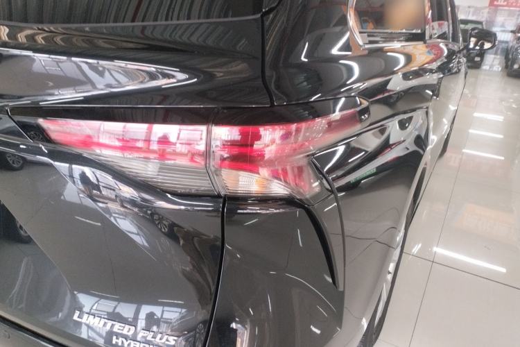 Used Toyota Sienna 2021 2.5L Hybrid Ultimate Edition