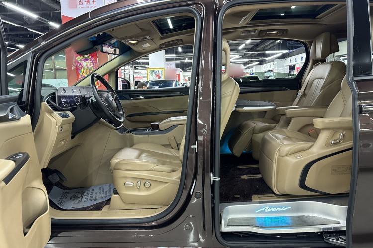 Used Buick GL8 2021 ES Landtrek 653T Luxury Model