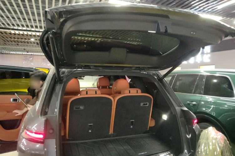 Used Li Auto L8 2023 Pro Model
