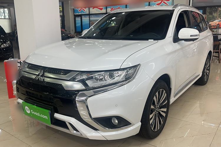 Used Mitsubishi Outlander 2021 Revised Version 2.0L Two-Wheel Drive Comfort Edition 7 Seats
