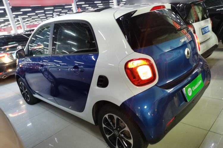 Used  forfour 2016 1.0L 52 kW Passion Edition
