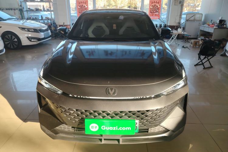 Used Changan UNI-V iDD 2024 Blue Whale Smart Electric iDD 136km ZhiKu Model
