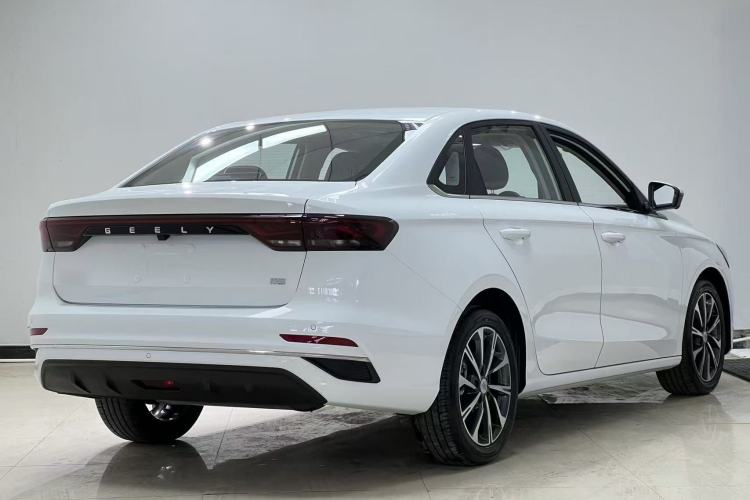 Used Geely Auto Emgrand 2025 4th Generation 1.5L CVT Flagship Version
