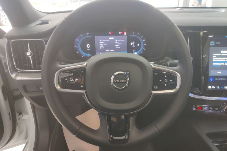 Used Volvo S60 2025 B5 Zhiya Sport Edition
