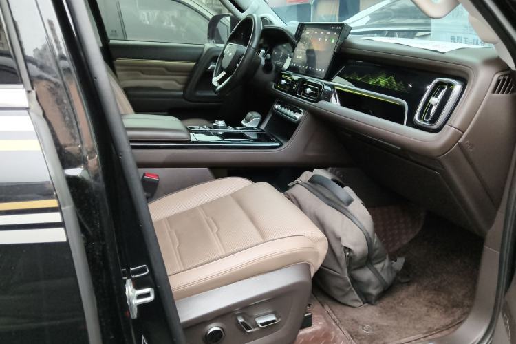 Used  BJ60 2022 2.0T Version 11 Seven Seats
