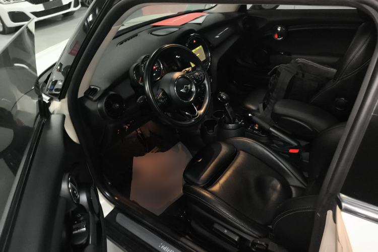Used  MINI 2016 1.5T COOPER
