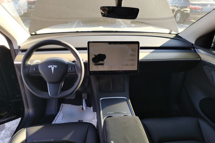 Used Tesla Model Y 2023 Long-Range All-Wheel-Drive Version
