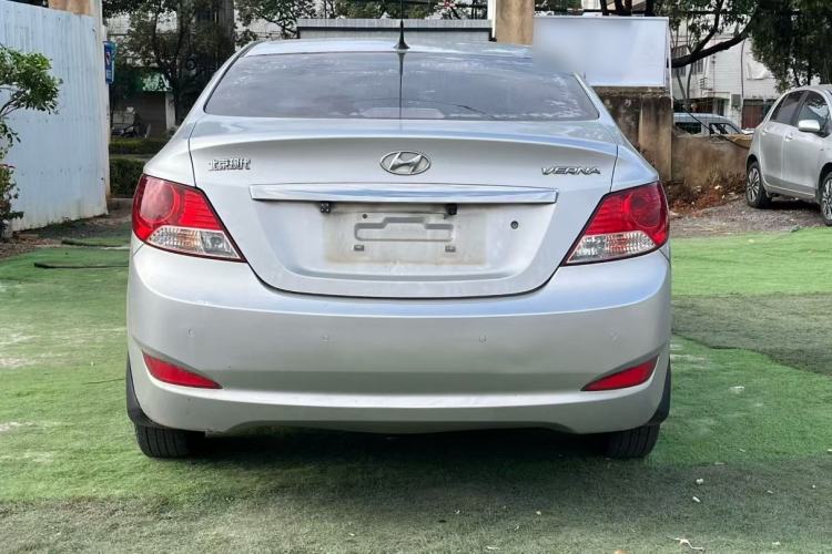 Used Hyundai Verna 2010 Sedan 1.4L Manual Comfort GS
