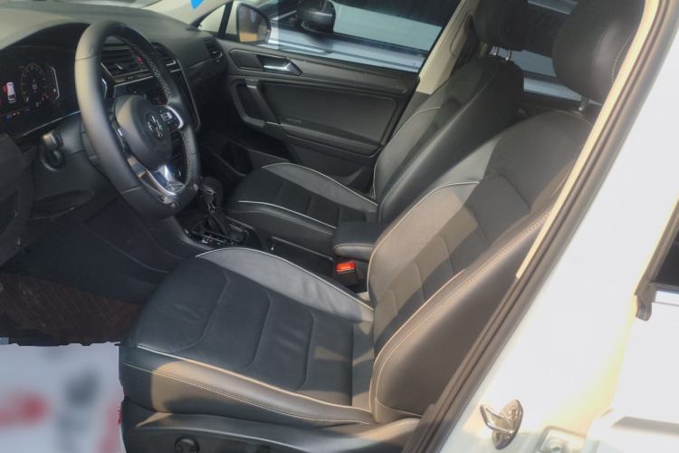 Used Volkswagen Tiguan L 2019 Restyled 330TSI Automatic Two-Wheel Drive R-Line Flagship Version China VI Standard
