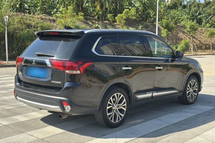 Used Mitsubishi Outlander 2018 2.0L Two-Wheel Drive Glory Edition 5 Seats
