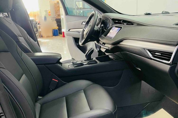 Used Cadillac XT4 2021 28T Two-Wheel Drive Leading Version
