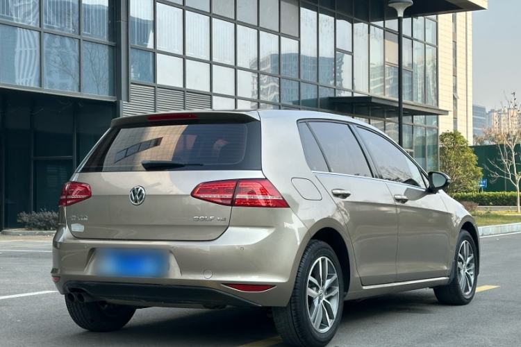 Used Volkswagen Golf 2016 230TSI Automatic Luxury Version
