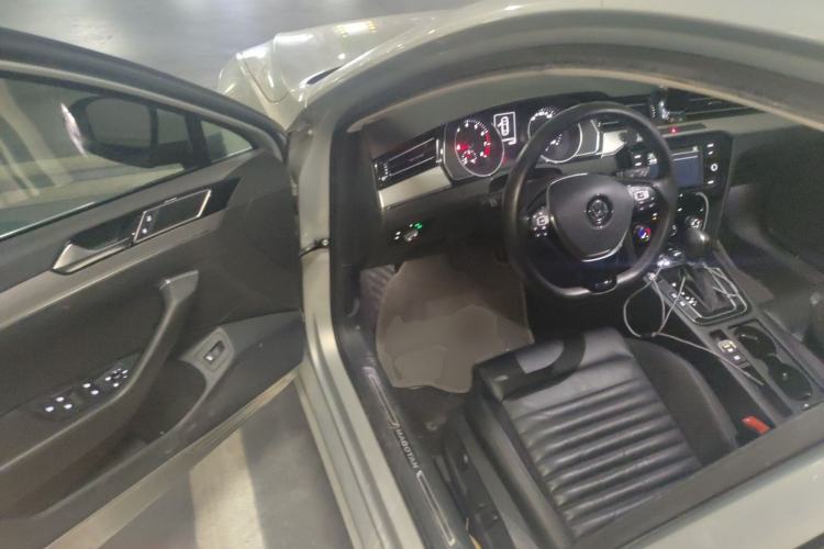 Used Volkswagen Magotan 2018 330TSI DSG Advanced Model
