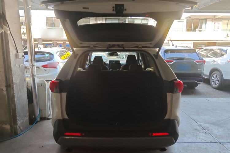 Used Toyota RAV4 2020 2.0L CVT 4x4 Trend Edition
