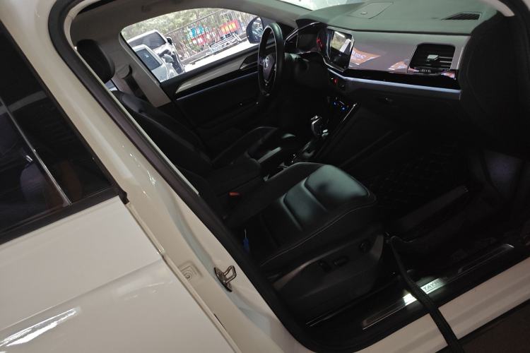 Used Volkswagen Tayron 2020 330TSI Two-Wheel Drive Luxury Smart Connectivity Version
