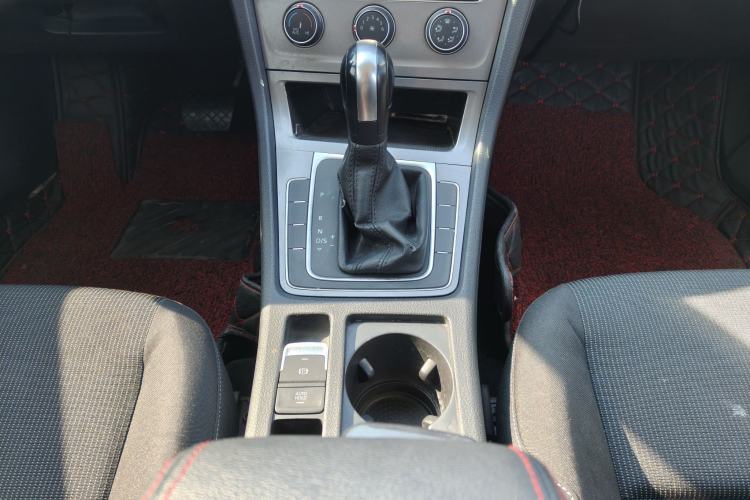 Used Volkswagen Golf 2014 1.6L Automatic Fashion Model
