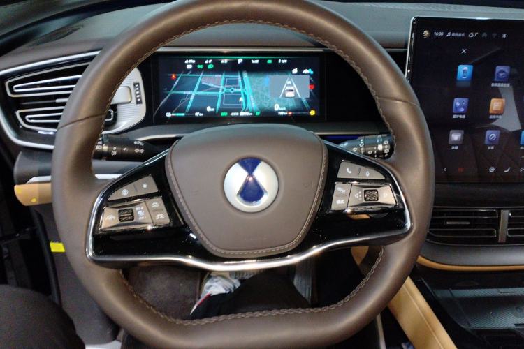 Used Denza D9 2024 DM-i 980 Four-Wheel Drive Prestige Model
