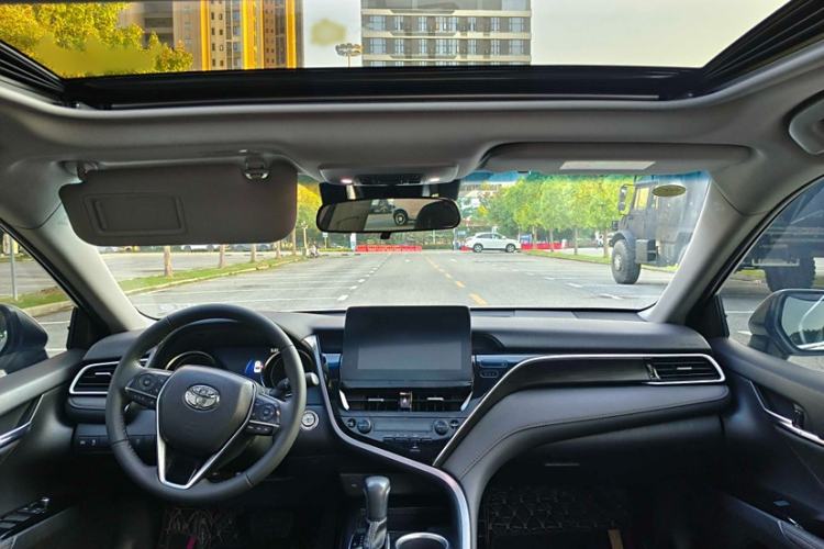 Used Toyota Camry 2021 2.0G Luxury Edition
