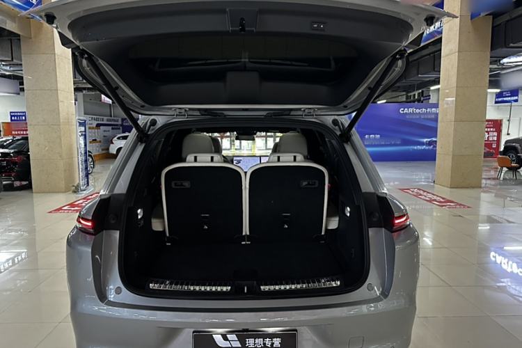 Used Li Auto L8 2024 PRO Model
