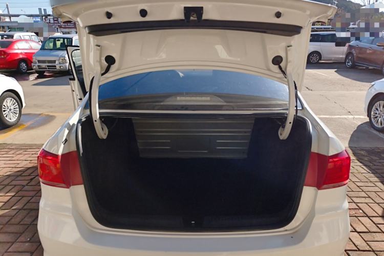 Used Volkswagen Santana 2016 1.6L Manual Fashion Edition
