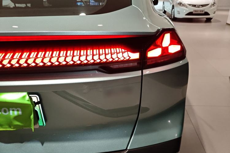 Used  SL03 2023 200Max Range-Extended Version
