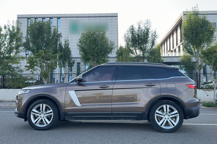 Used Zotye T700 2017 1.8T Dual-Clutch Luxury Model
