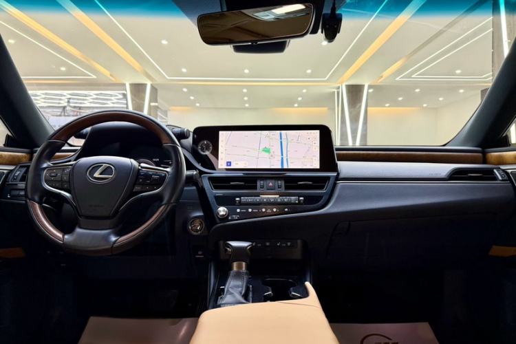 Used Lexus ES 2022 300h Executive Edition