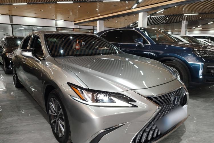 Used Lexus ES 2022 300h Excellence Edition