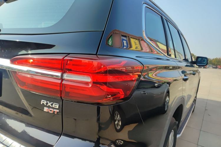 Used Roewe RX8 2019 30T Smart Connectivity Two-Wheel Drive Supreme Flagship Edition
