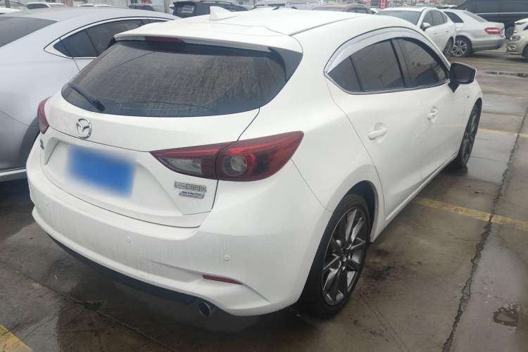 Used Mazda Mazda 3 Axela 2017 Hatchback 2.0L Automatic Sport Model China V Emission Standard

