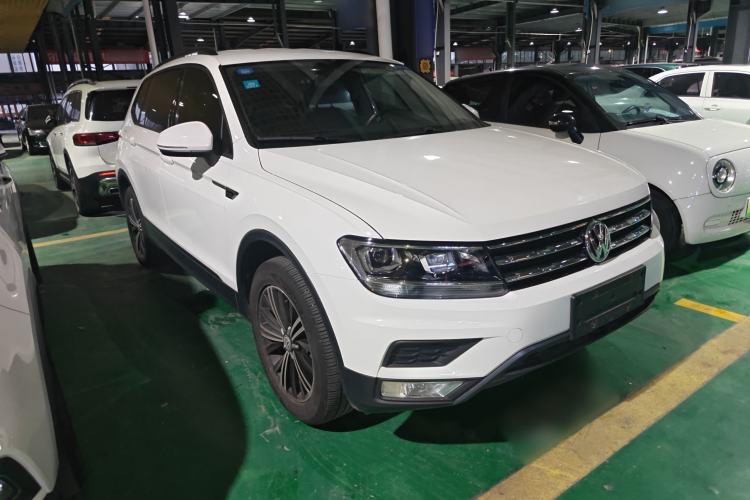 Used Volkswagen Tiguan L 2019 330TSI Automatic Two-Wheel Drive Luxury Edition China V Standard
