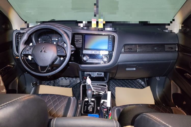 Used Mitsubishi Outlander 2020 2.4L 4x4 Zhi Xiang Edition 7-Seater
