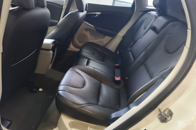 Used Volvo V40 2016 T3 Zhiyi Edition