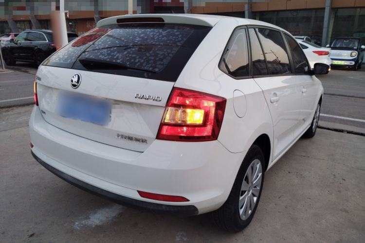 Used Skoda Rapid Spaceback 2018 1.6L Manual Standard Edition
