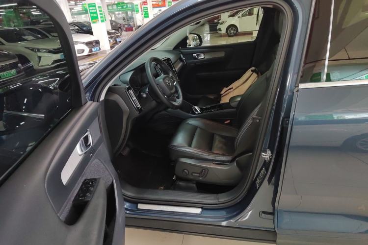 Used Volvo XC40 2022 T4 Four-Wheel Drive Smart & Luxurious Edition