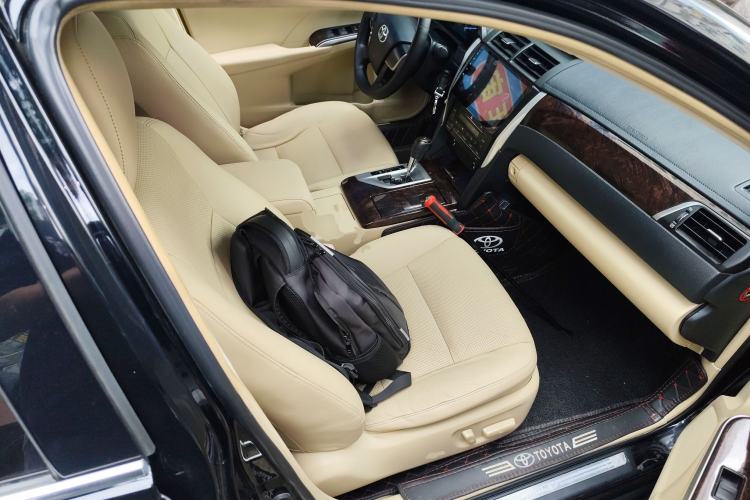 Used Toyota Camry 2015 2.0G Premier Edition
